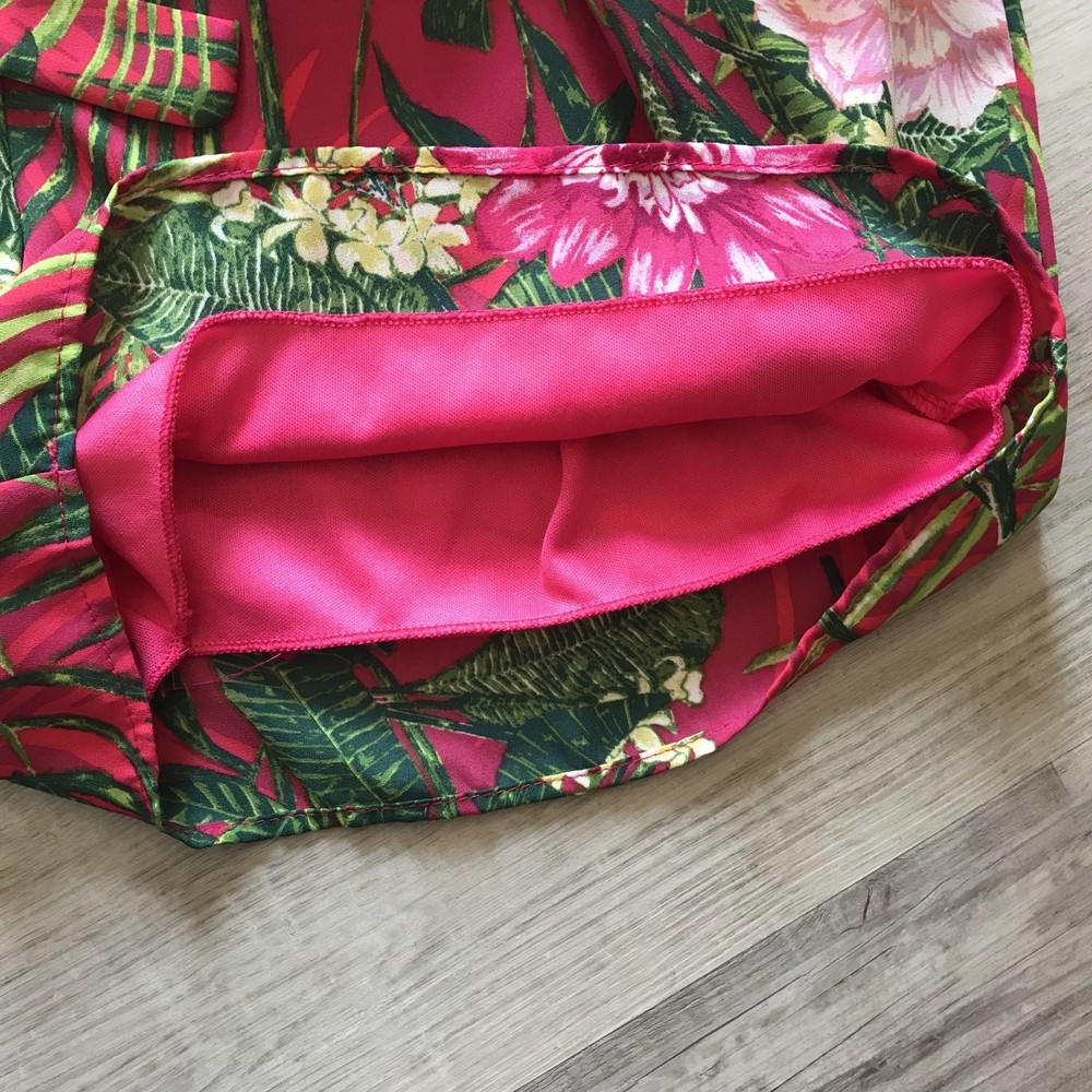 Everly Tropical Floral Deep V-Neck Keyhole back Lined Romper sz Large - Picture 6 of 9